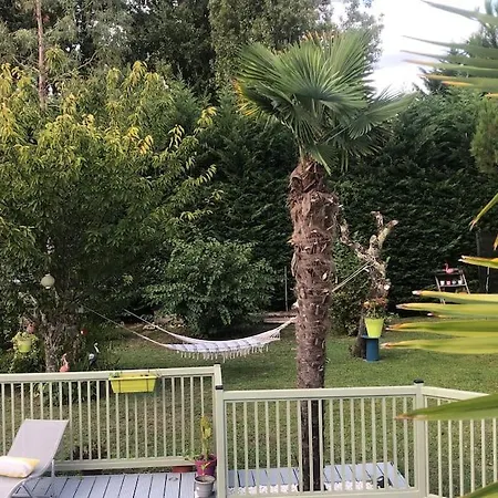 Villa Maison Atypique: Logement Entier Beychac-et-Caillau