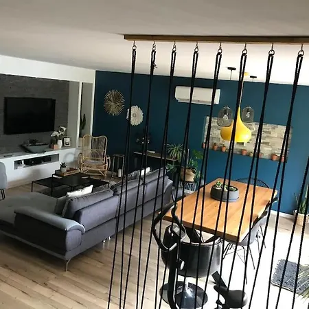 Maison Atypique: Logement Entier * Beychac-et-Caillau
