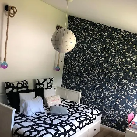 Maison Atypique: Logement Entier Villa Beychac-et-Caillau