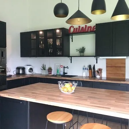Villa Maison Atypique: Logement Entier